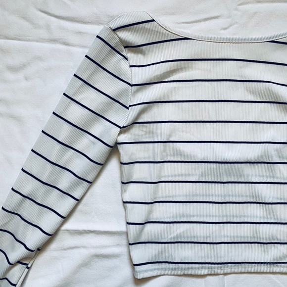 Crop Top - Picture 3 of 4